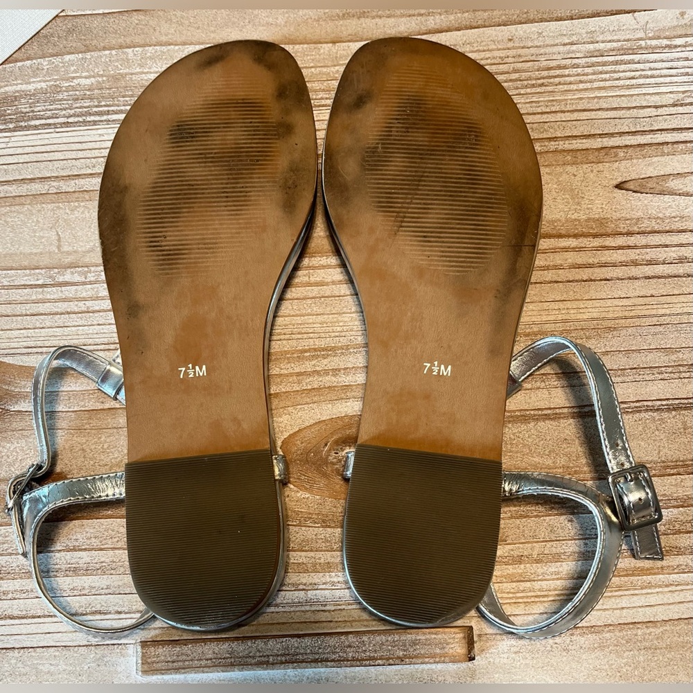DUNION Silver Bling Thong Sandals 
Women’s Size 7.5 M Buckle at Ankles - Picture 5 of 9